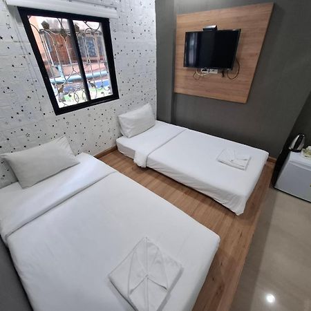 Pratunam19 Hotel กรุงเทพมหานคร ภายนอก รูปภาพ