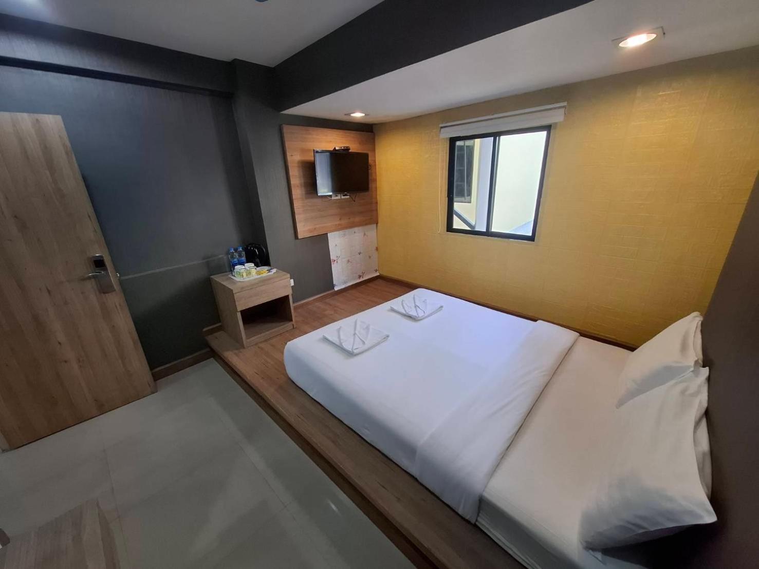 Pratunam19 Hotel กรุงเทพมหานคร ภายนอก รูปภาพ