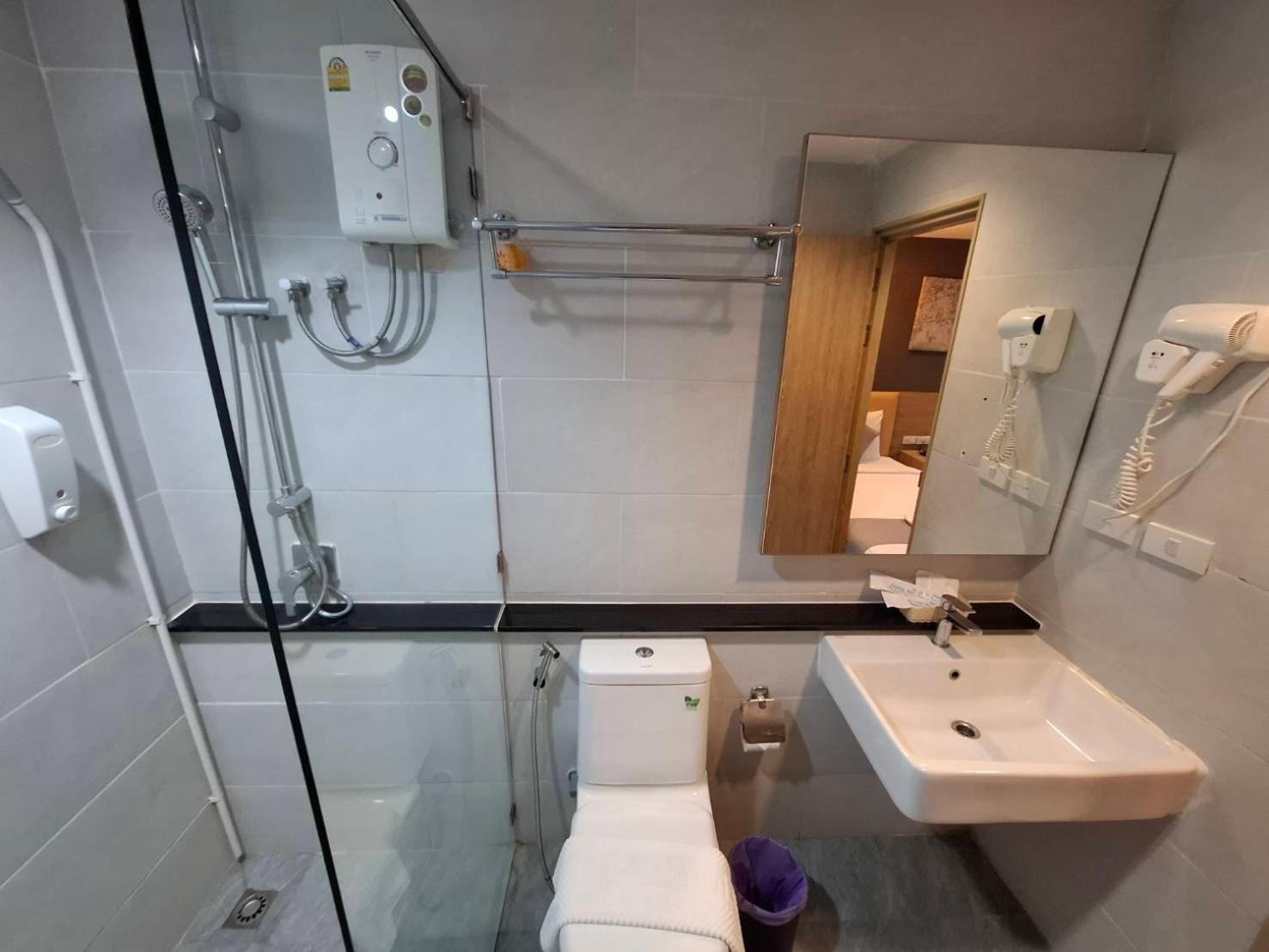 Pratunam19 Hotel กรุงเทพมหานคร ภายนอก รูปภาพ